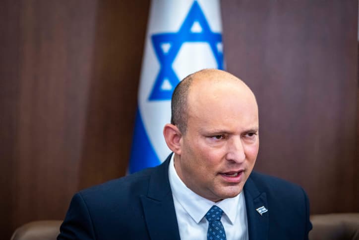 Bennett se plaint des fake news à son encontre et félicite l'action de son gouvernement