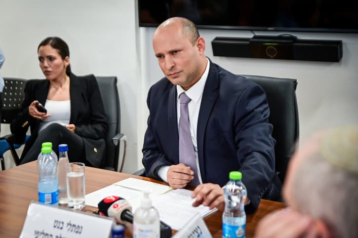 Bennett révèle qu’Israël a attaqué en Iran en 2022