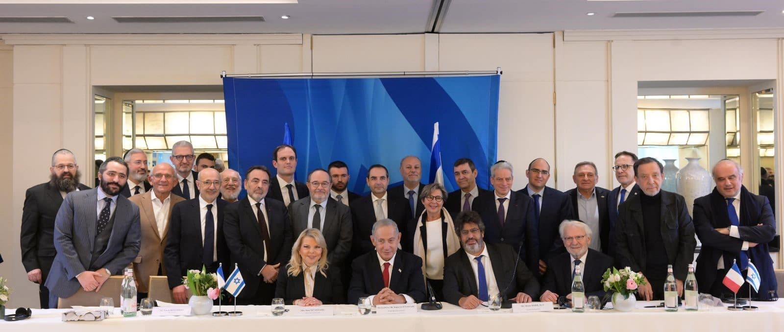 A Paris, Netanyahou rencontre des investisseurs et les représentants de la communauté juive