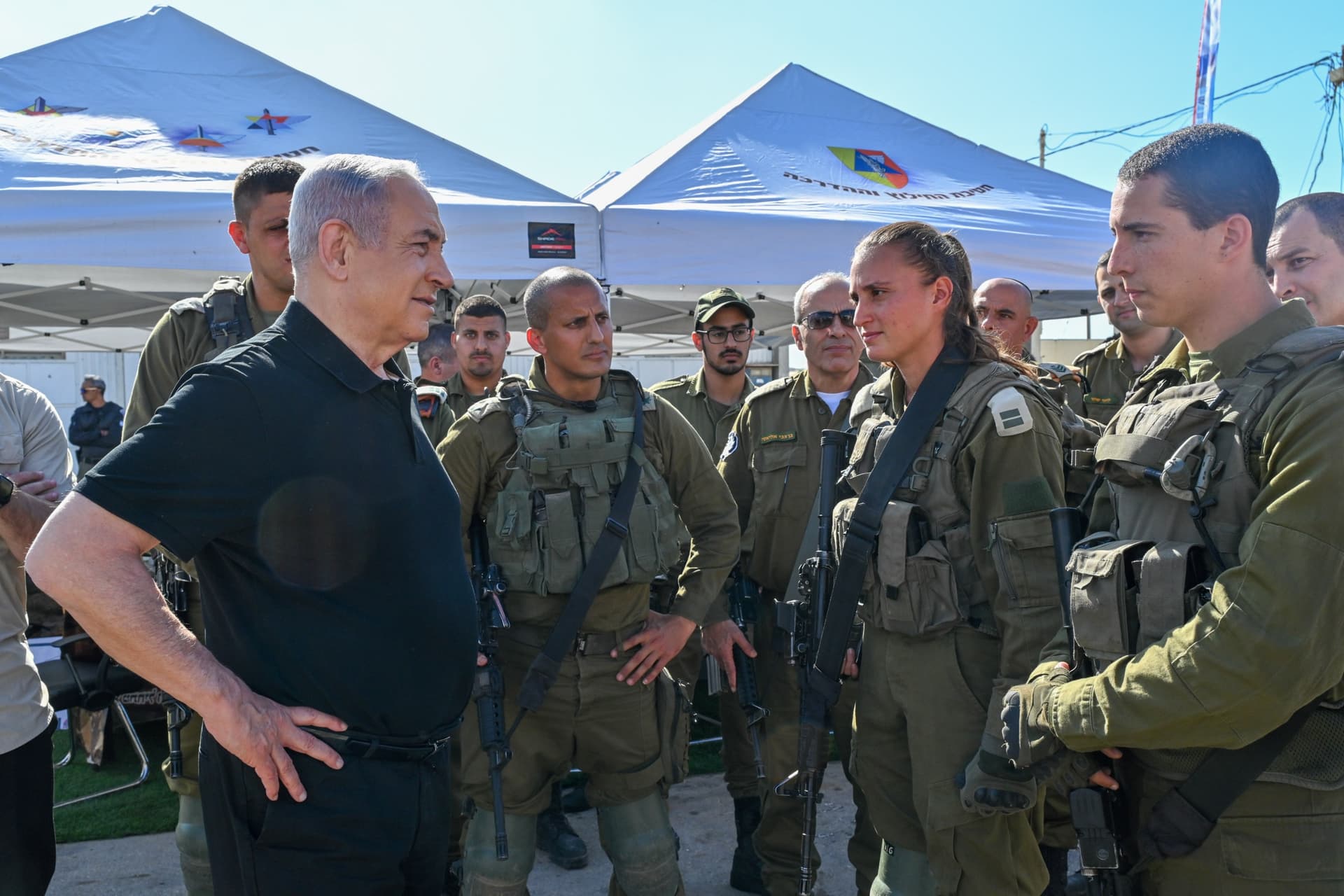 Netanyahou dans une base de Tsahal à Zikim: &#8221;Il n&#8217;y a pas un endroit à Gaza où nous n&#8217;arriverons pas&#8221;