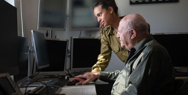 Qui déclenche la sirène de Yom Hashoah?