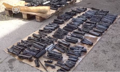 Découverte d'une immense cache d'armes dans le Neguev