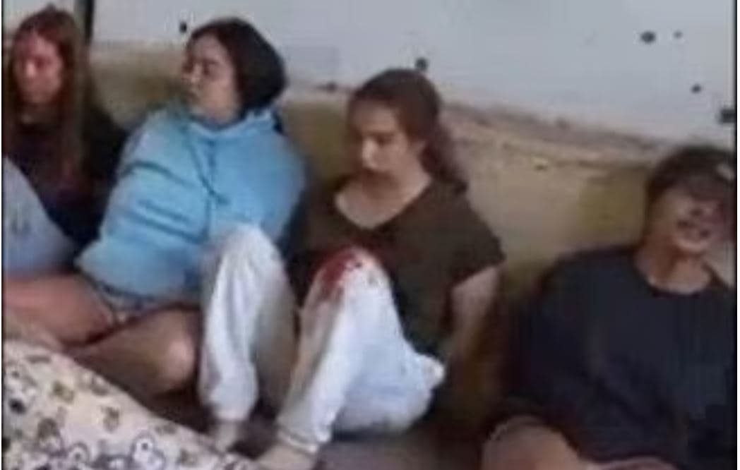 ”Regardez-les dans les yeux”: le QG des familles des otages va publier une vidéo de l’enlèvement des observatrices de Tsahal le 7 octobre