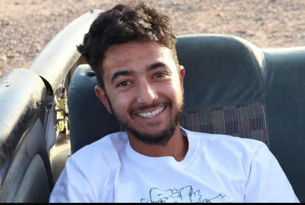 Emouvant: des centaines de personnes accompagnent Hersh Goldberg-Polin vers sa dernière demeure