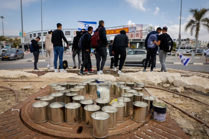 Les ministres pris à partie lors des enterrements des victimes de l'attentat