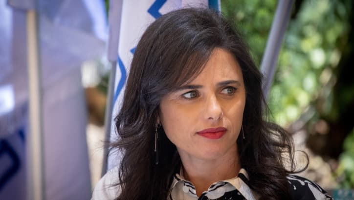 Ayelet Shaked demande l'aide de l'opposition...