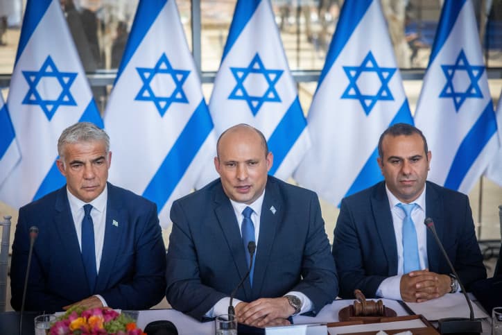 Le gouvernement fête un an d'existence