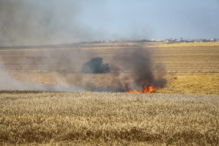 Les incendies terroristes se poursuivent