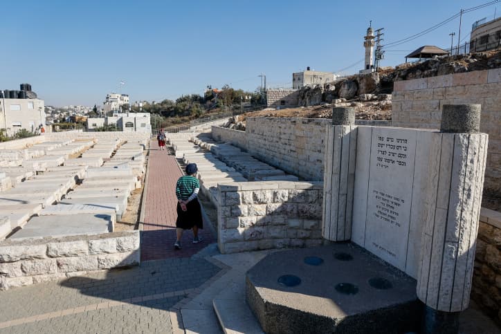 Les mouvements réformés s'attaquent aux enterrements