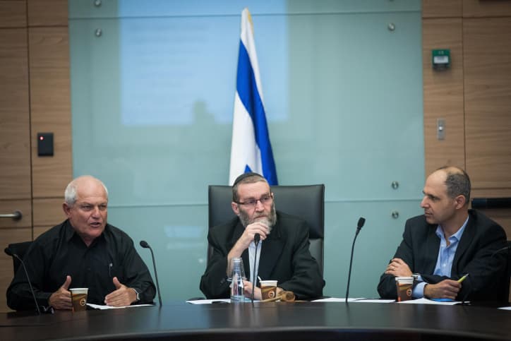 J-5 pour le vote du budget : compromis entre le Likoud et Bleu-Blanc ?