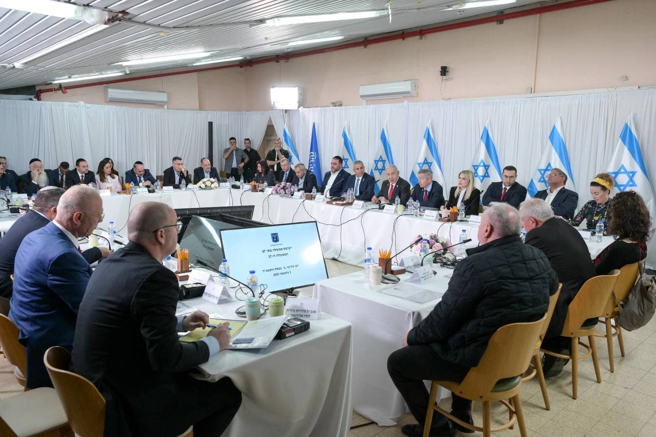 Netanyahou en ouverture du conseil des ministres à Nahariya: ”Le cessez-le-feu n’est pas la fin de la guerre”
