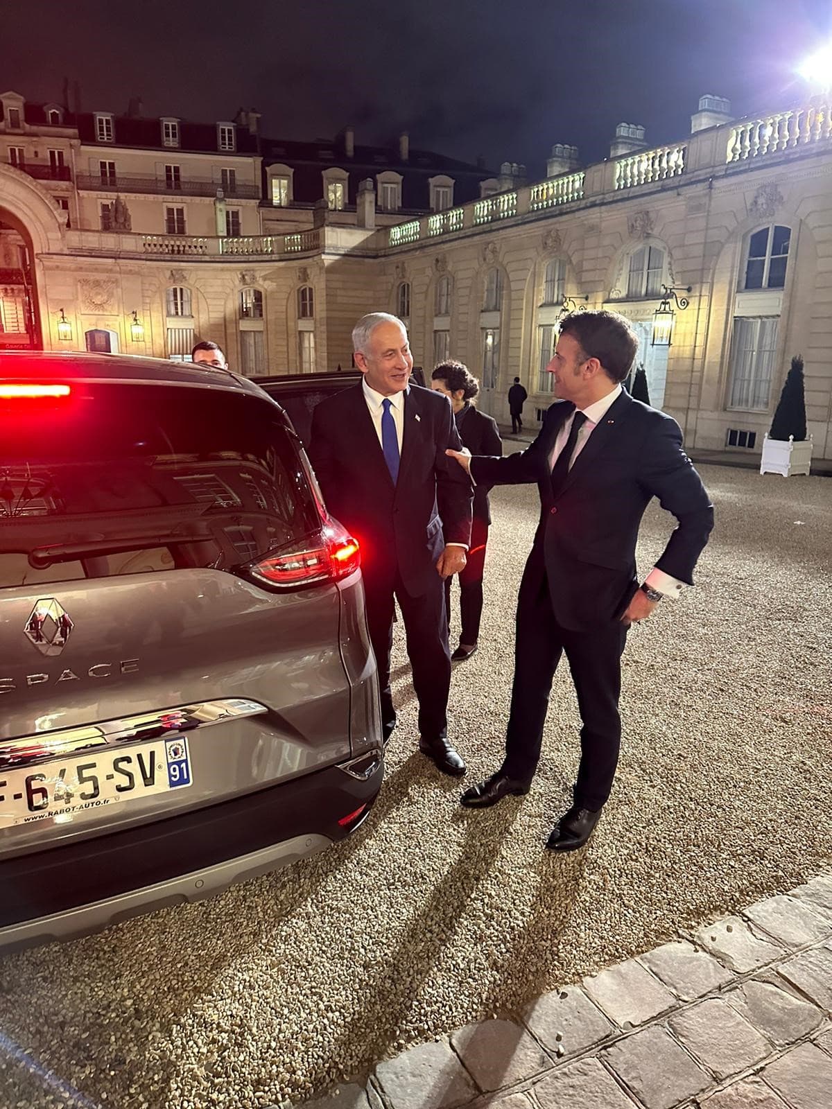 Macron met en garde Netanyahou sur la réforme du système judicaire