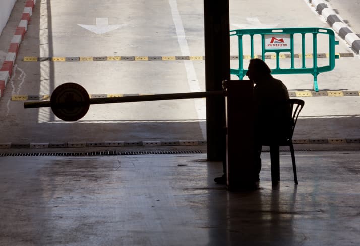 Des dizaines de parkings souterrains transformés en abris, 80000 caisses de nourriture: la Défense passive prépare le nord à la guerre