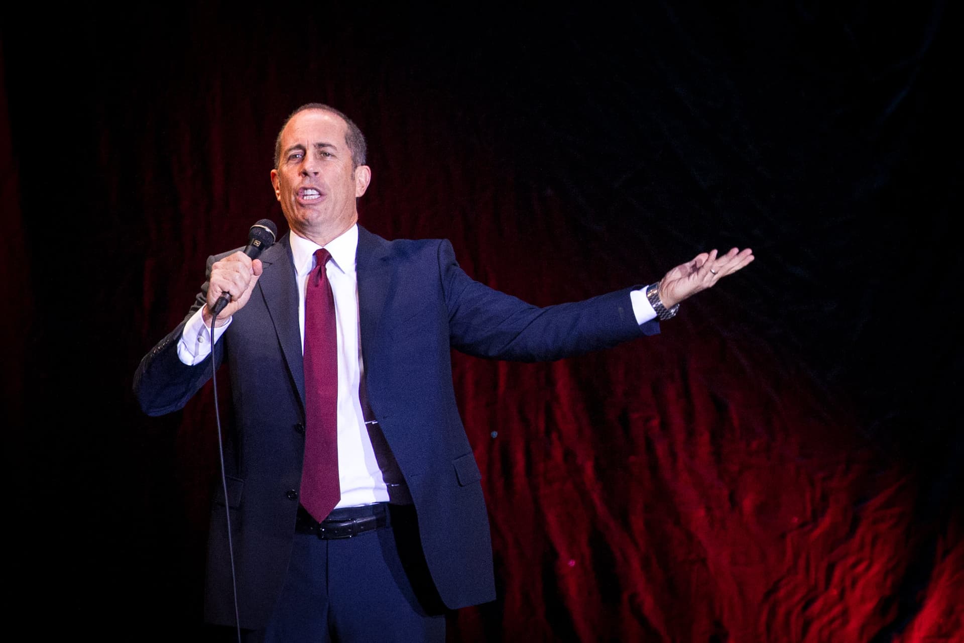 Jerry Seinfeld remet en place un manifestant pro-palestinien à New York
