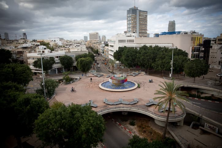 Le tribunal de district de Tel Aviv interdit de placer une ”mehitsa” place Dizengoff pendant les prières de Kippour