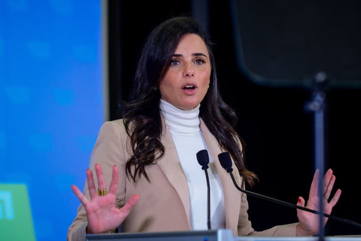 Ayelet Shaked sur la réforme judiciaire: ”Est-ce que le jeu en vaut la chandelle? La réponse est clairement non”