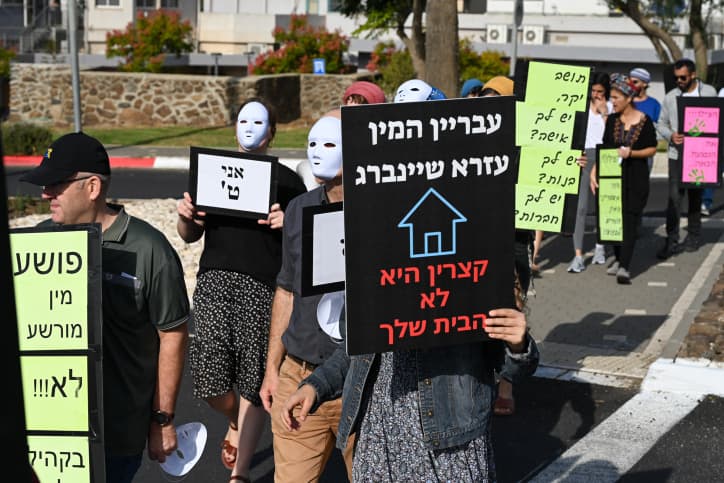 Condamné pour agressions sexuelles, Ezra Sheinberg sort de prison. Les habitants de Katzrin inquiets