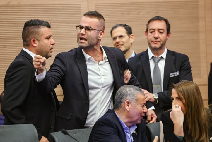 Débat mouvementé à la Knesset autour de la réforme du système judiciaire