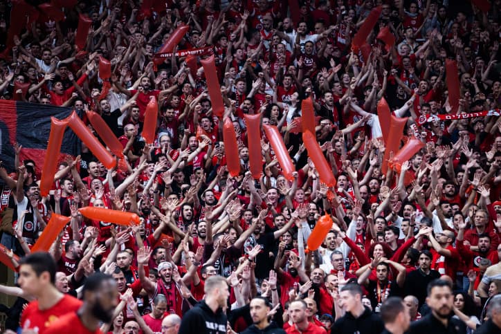 Basket: l’Hapoel refuse de jouer pour protester contre le traitement réservé à ses supporters