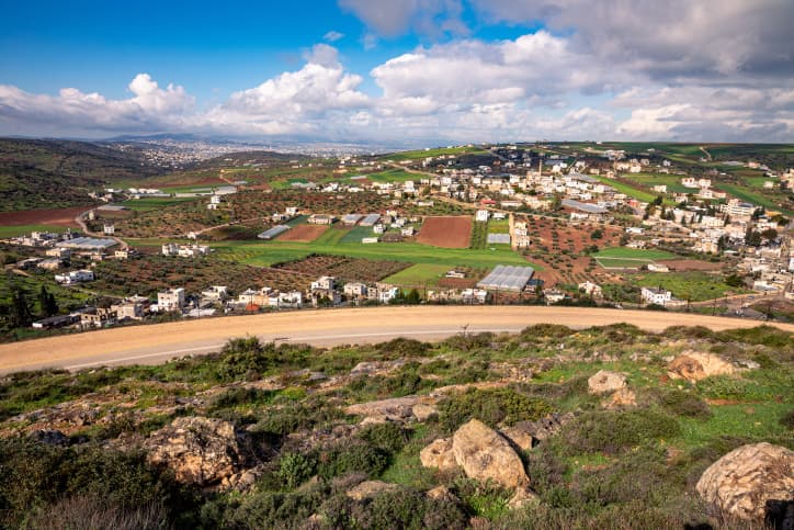 Tirs sur une maison à Merav: ”La balle est passée juste à côté de là où ma fille était assise”