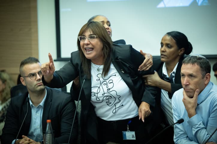 Réforme judiciaire: Netanyahou veut avancer pas à pas