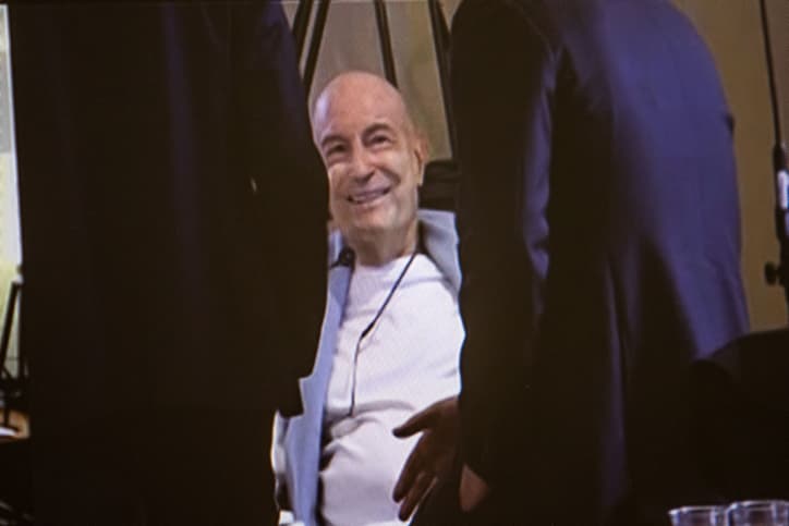 Procès Netanyahou: Milchan reconnait avoir déformé la vérité pendant l’enquête parce qu’il était sous pression