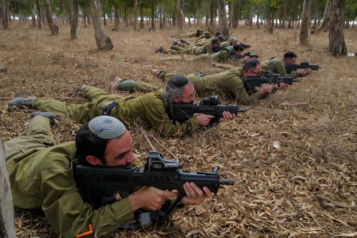 Un peuple de fous, croyez-moi. Par Shir Siegel