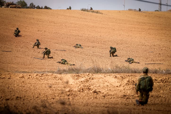 Qu’est-ce qui empêche l’offensive terrestre de commencer?