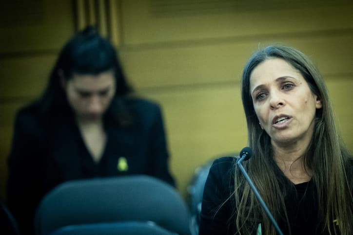 Nassrin Yossef renonce à allumer un flambeau pour Yom Haatsmaout en raison de menaces de mort