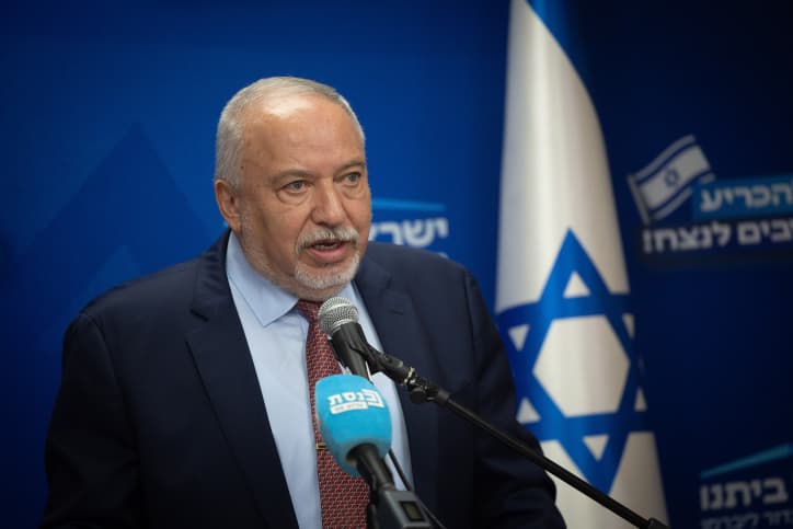 ”Un gouvernement de nuls”: Liberman passe à l’attaque contre le gouvernement