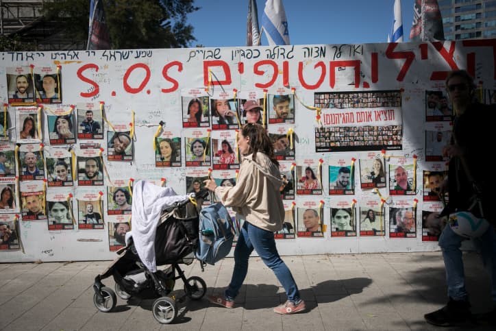 Binyamin et Sara Netanyahou reçoivent des représentants de familles d’otages