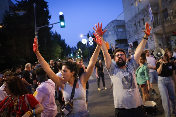 Une manifestation devant la résidence du Premier ministre dégénère en émeute