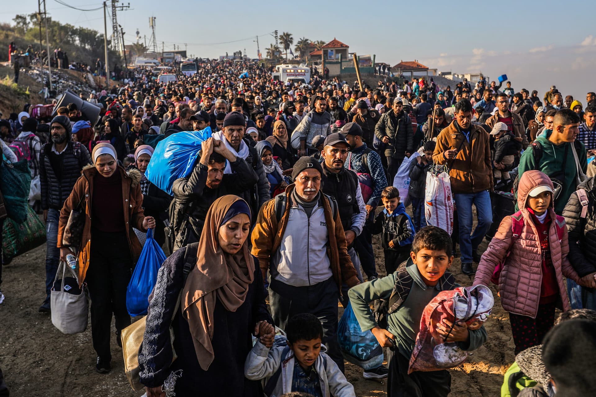 Les Palestiniens expriment leur désir de quitter Gaza sur les réseaux sociaux