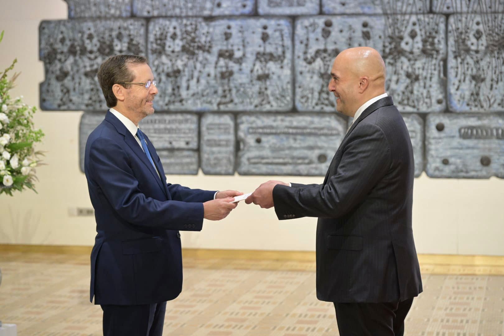 Le nouvel ambassadeur de France a remis ses lettres de créance au Président Herzog