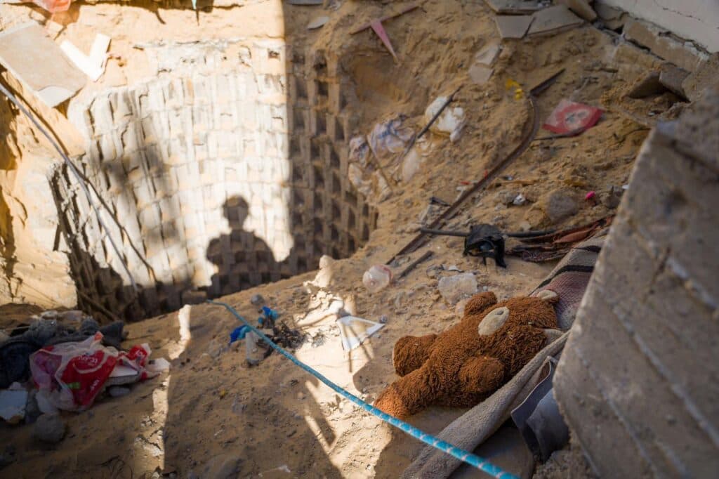 Vidéo: le tunnel où ont été découverts les corps des six otages assassinés