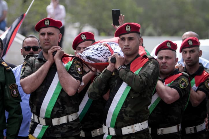 Après les horribles massacres de Juifs, l’ONU se concentre encore sur la mort de Shireen Abou Akleh