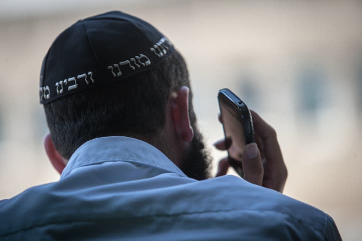 Sondage mondial : près d’un adulte sur deux exprime des préjugés antisémites