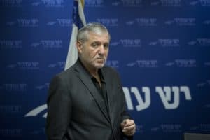 Bleu-Blanc veut éjecter le Yuli Edelstein!