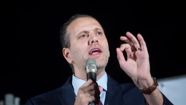 Micky Zohar demande la démission du conseiller juridique du gouvernement