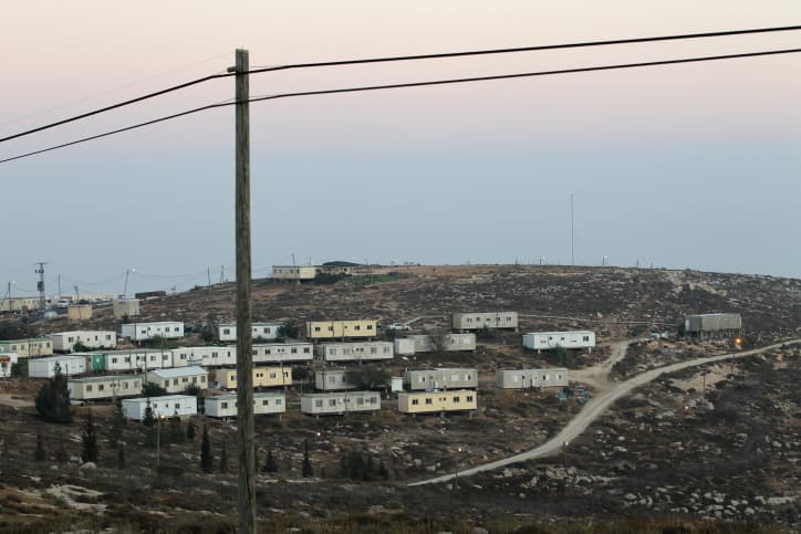 Deux avant-postes détruits par l’administration civile dans le Binyamin
