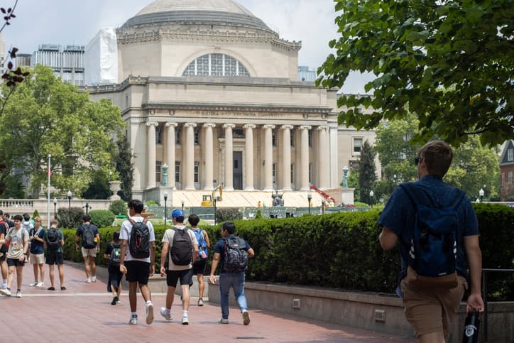 Arrestation d’un manifestant pro-palestinien à l’Université de Columbia pour soutien au Hamas
