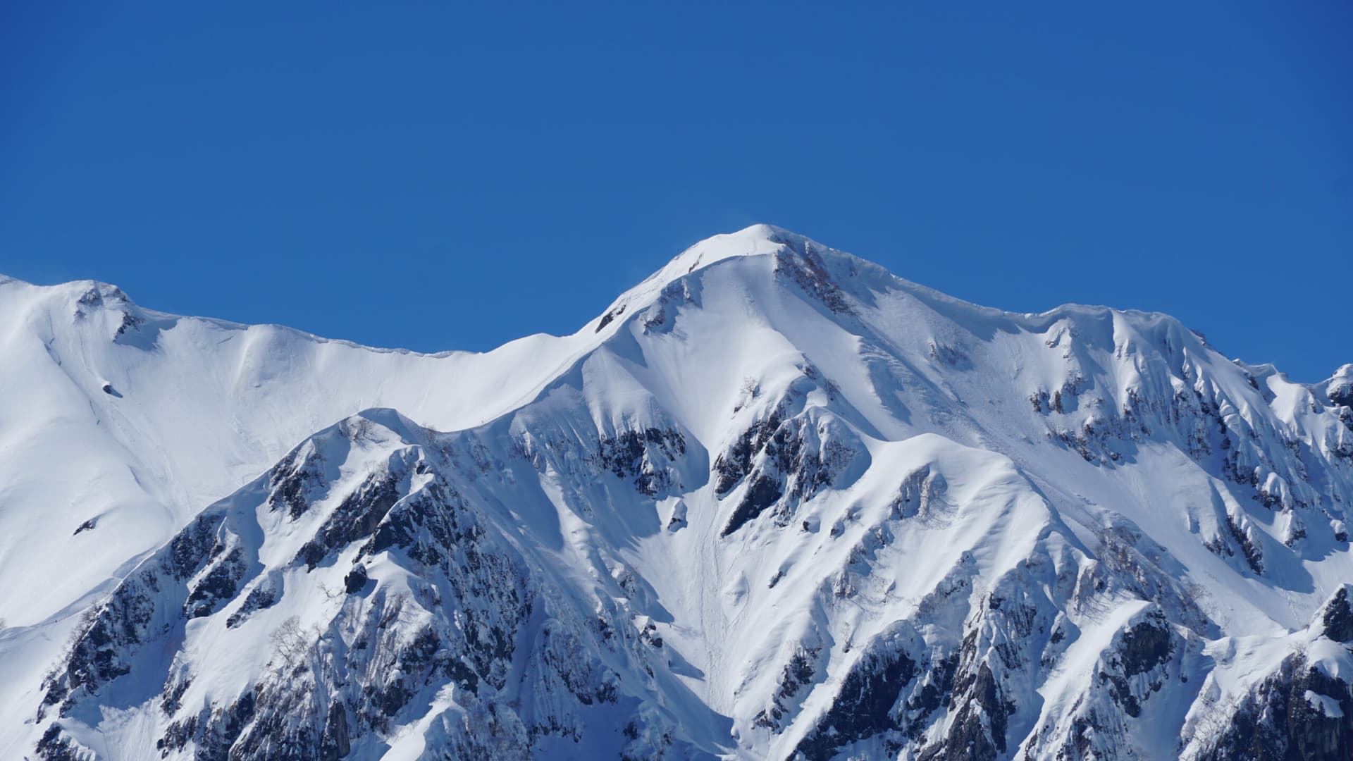 Les trois Israéliens bloqués sur le mont Hakuba au Japon ont été secourus sains et saufs