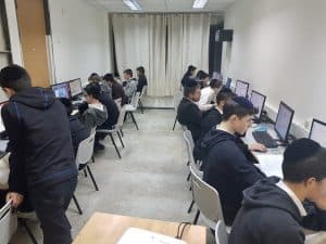 Une Yeshiva pas comme les autres, Rav Eliezer Steinberger